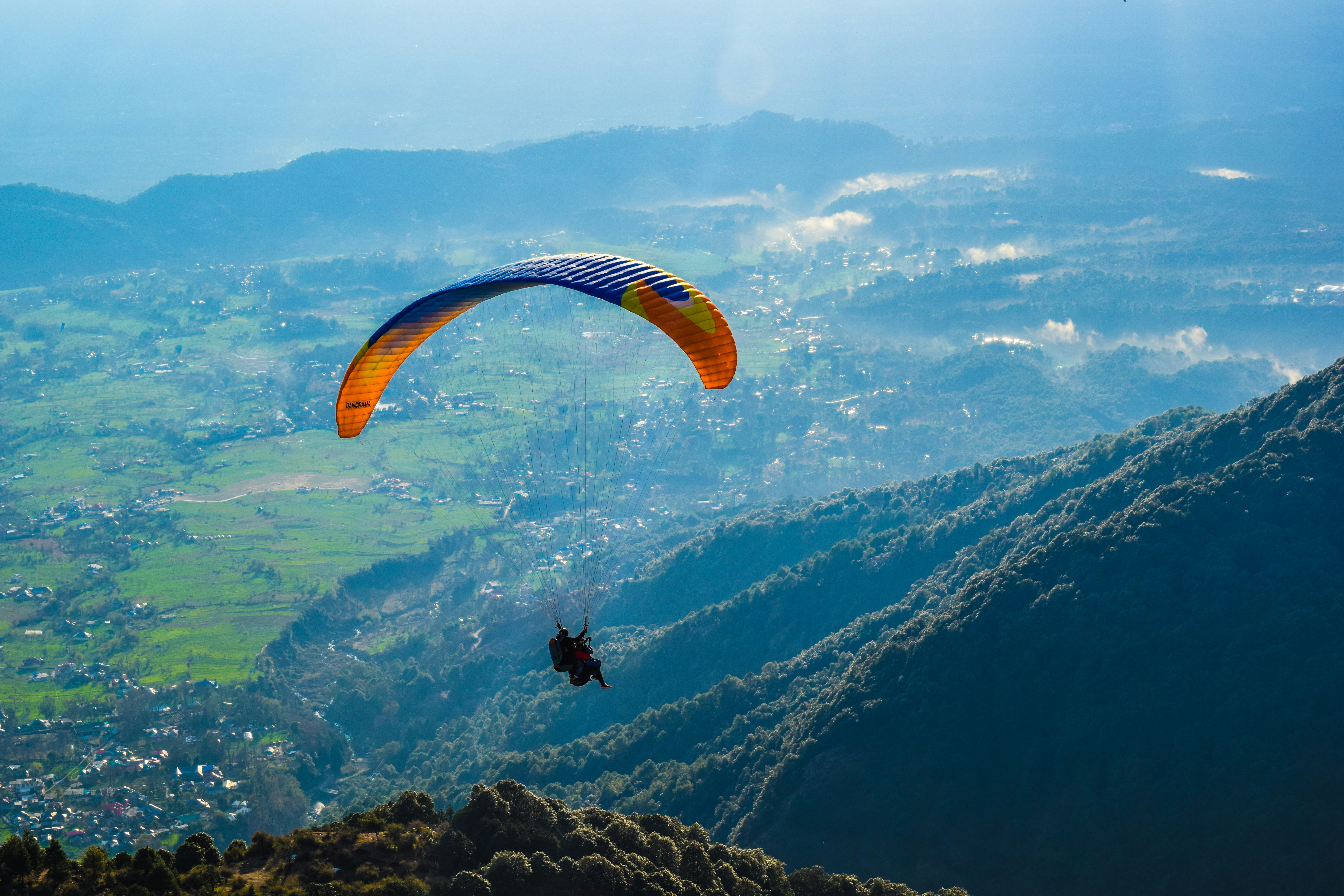 Paragliding in Bir, Himachal Pradesh